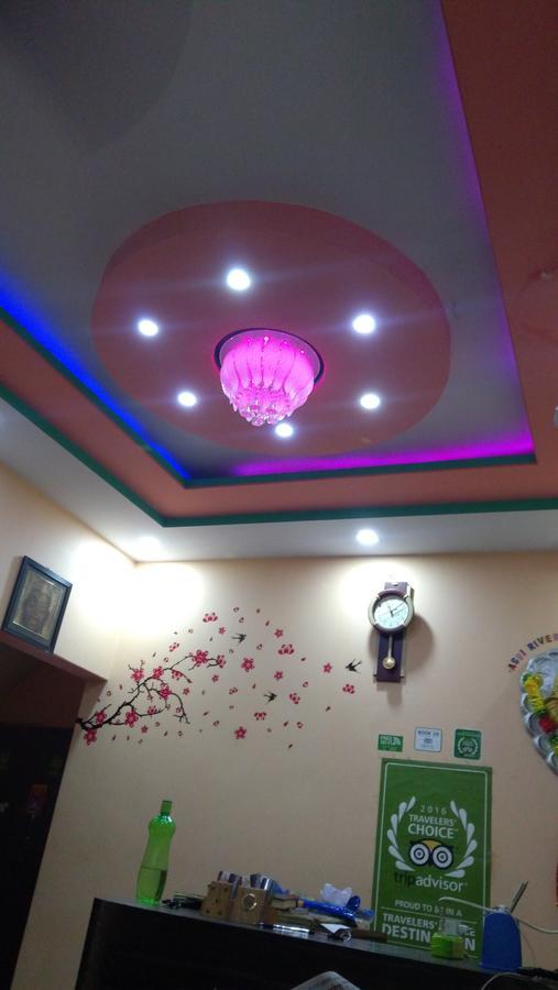 Hotel Picasso Varanasi Prime Location Bagian luar foto