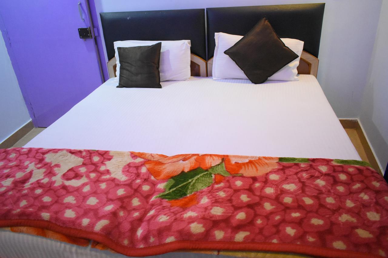 Hotel Picasso Varanasi Prime Location Bagian luar foto