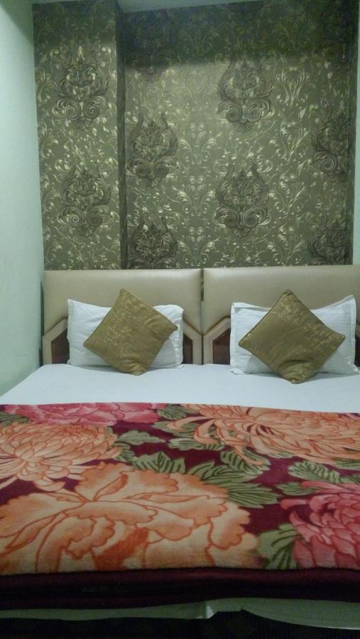 Hotel Picasso Varanasi Prime Location Bagian luar foto
